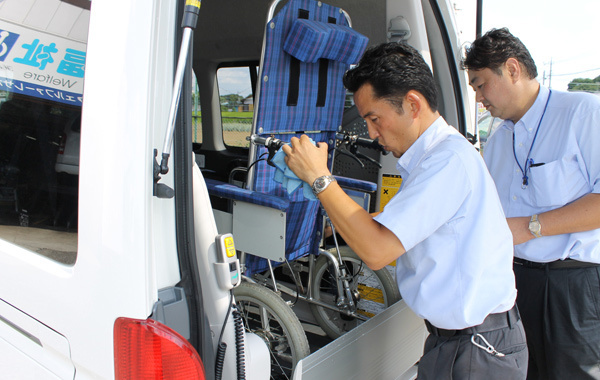 出張現車確認！格安福祉車両の販売「ウェルファーレ・サポート」埼玉県さいたま市